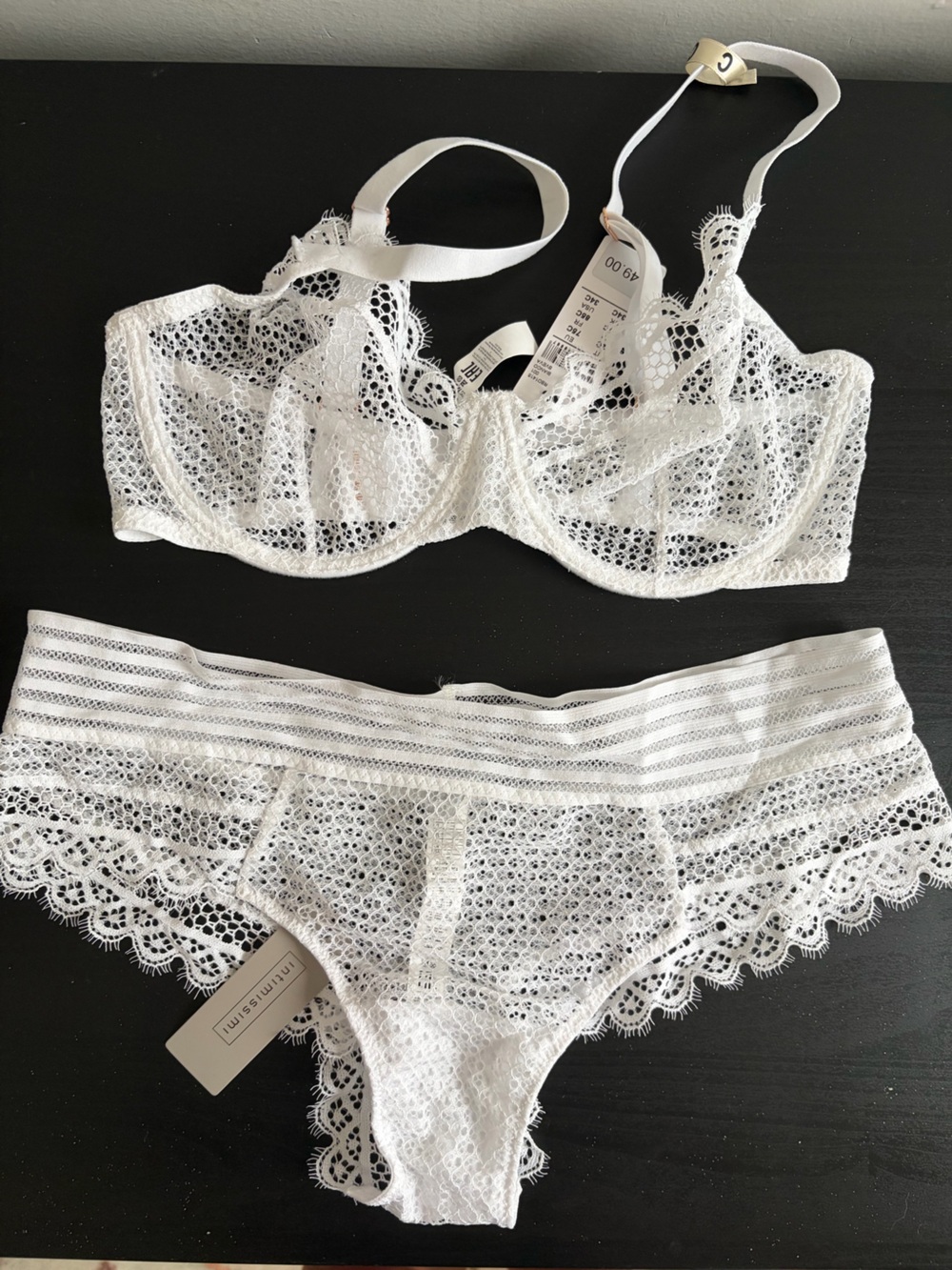 intimissimi White Lace Underwire Bra and Matching Lace Briefs Set